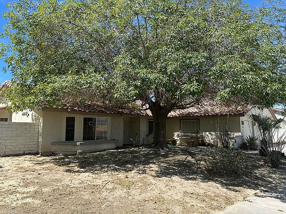 3rd image of 44425 Foxtail Cir