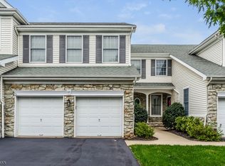 64 La Costa Dr, Annandale, NJ 08801
