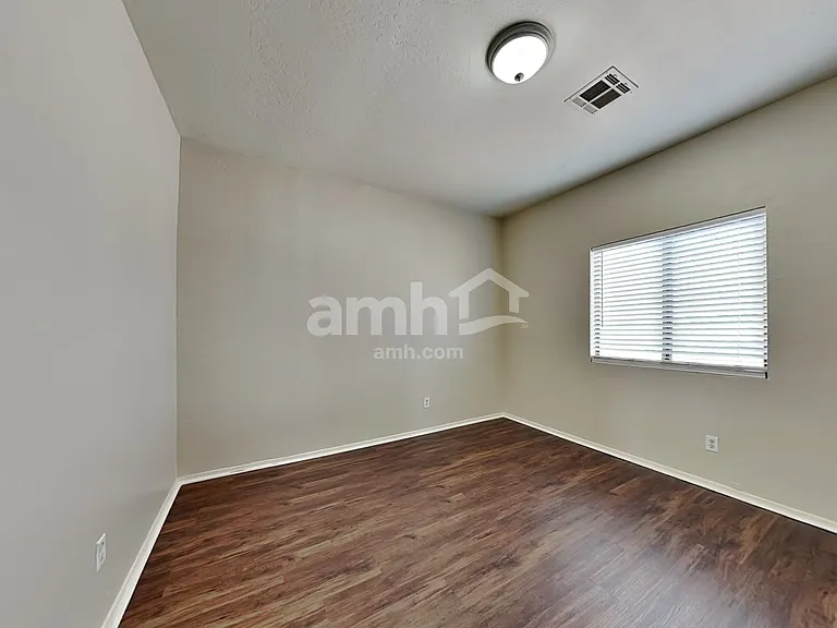 6506 S 10th Dr — Photo 20