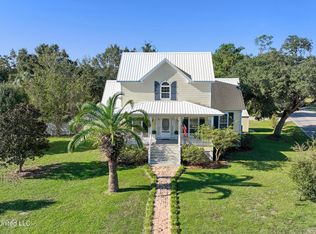 161 Adams Ln, Waveland, MS 39576