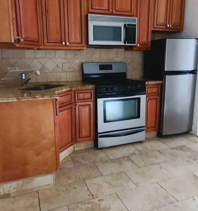 1st image of 608 S 16th St #1