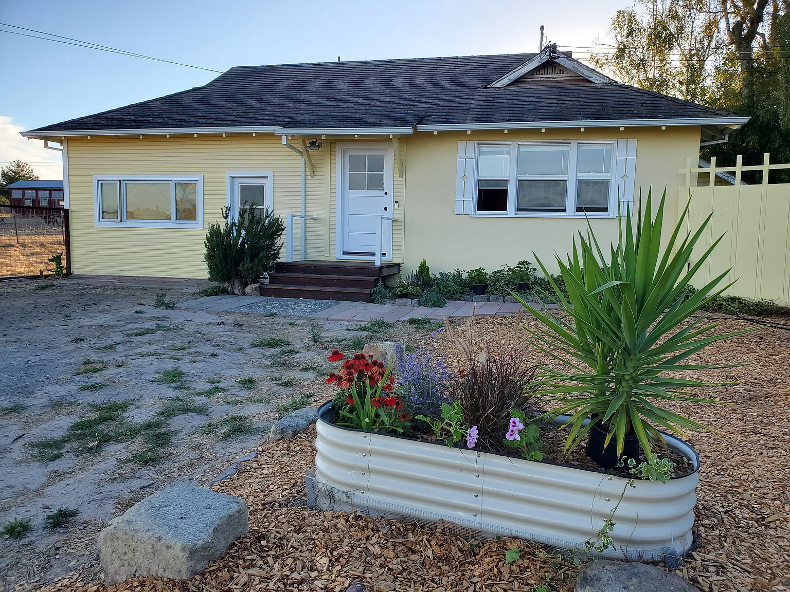 2 bed, 900 sqft, $3,150 — Photo 2