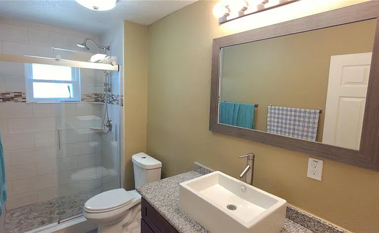 4743 Larchmont Ct — Photo 19