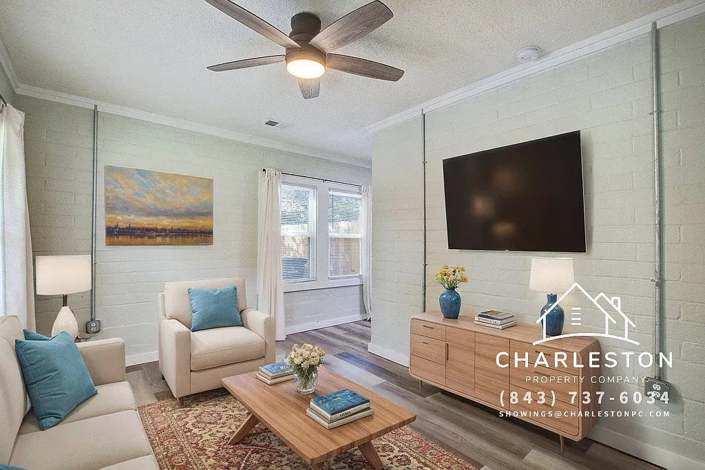 1 bed, 1.0 bath, 648 sqft, $1,045 — Photo 3