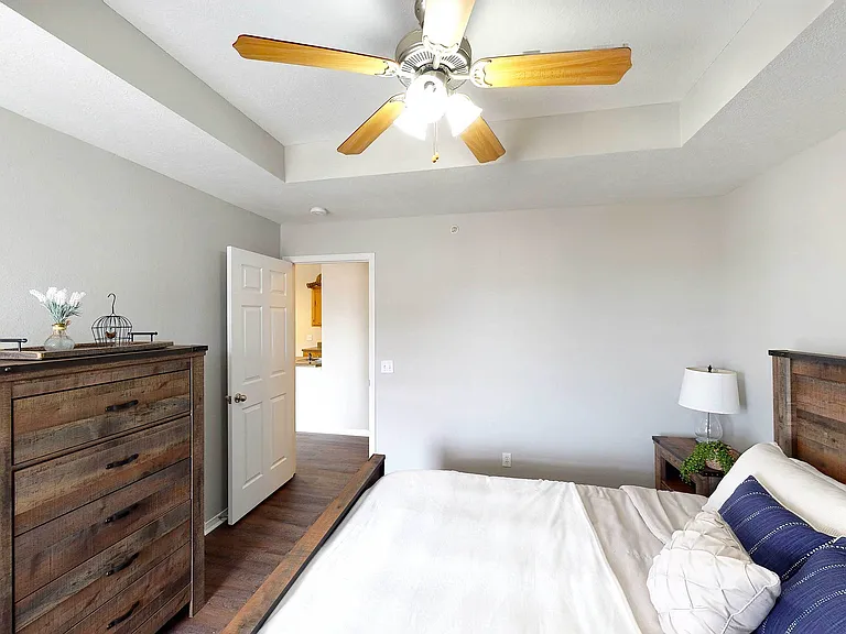 Kensington Park Apartments — Photo 17
