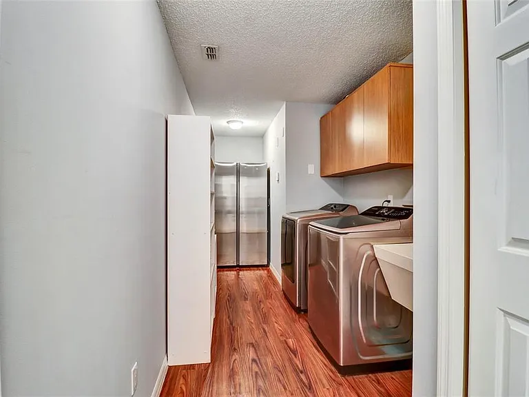 4318 Woodtree Ln — Photo 37