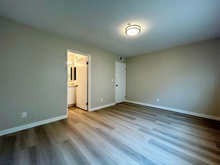 10782 Walnut Street — Photo 13
