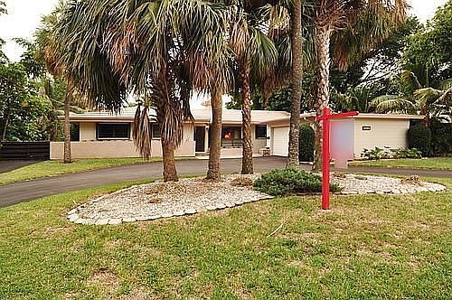 1st image of 2608 Barcelona Dr