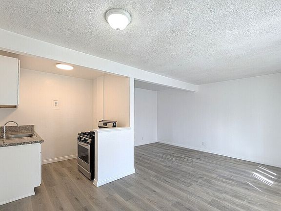 2nd image of 1828 W Sumac Ln APT 5