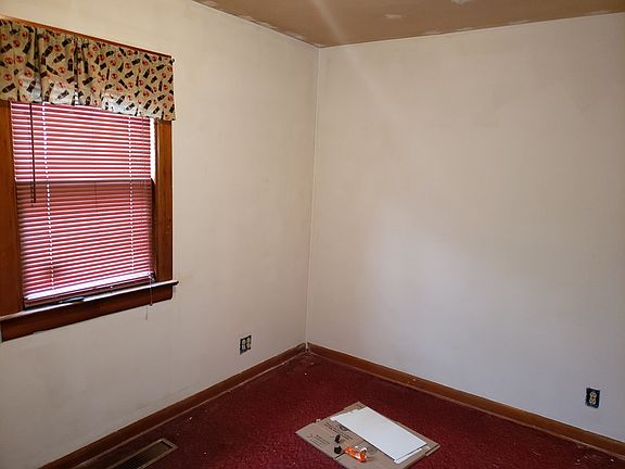 5th image of 718 Van Buren St