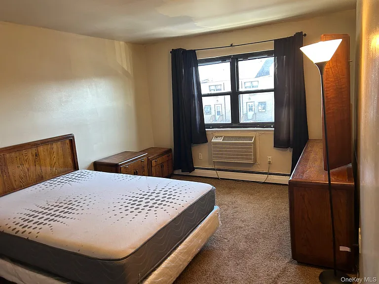 68 Sneden Pl W #68 — Photo 16