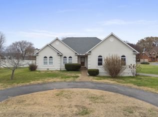 2114 Country Rd, Murray, KY 42071