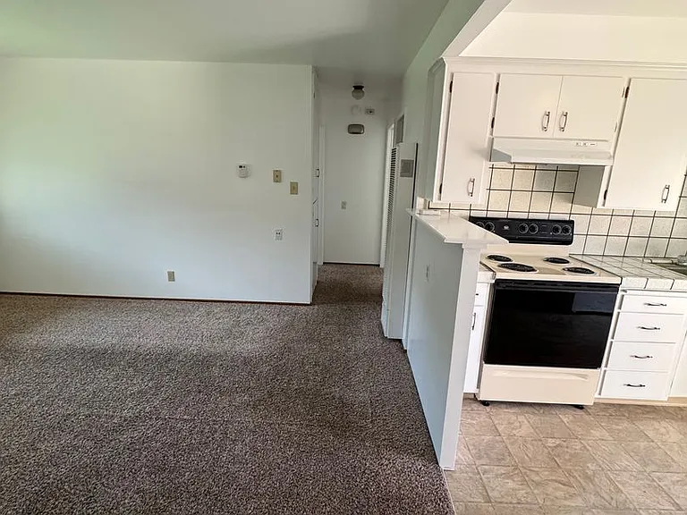 Hutchins 623 S — Photo 8