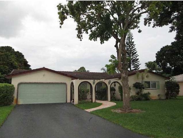 1st image of 1146 NW 84th Dr