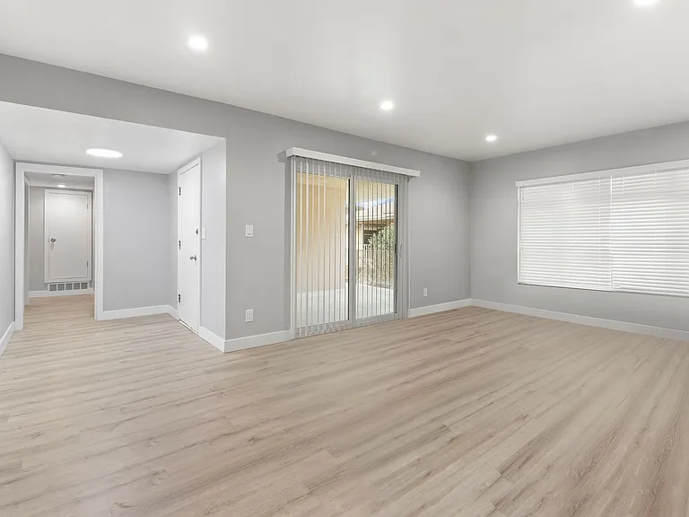 3556 W 113th St — Photo 13