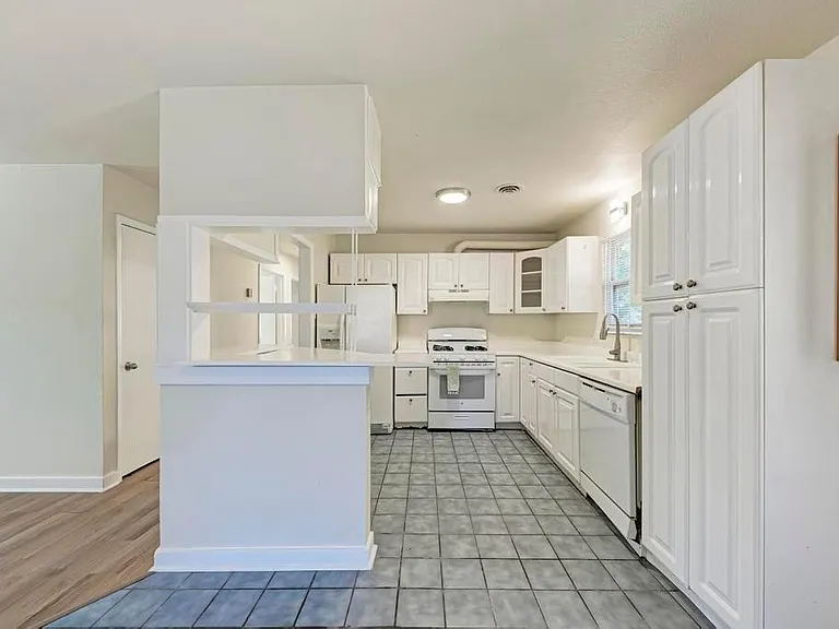 6300 Betty Cook Dr — Photo 16