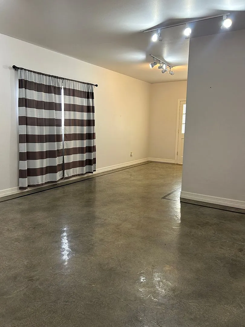 2 bedroom 1 bath appliances — Photo 4