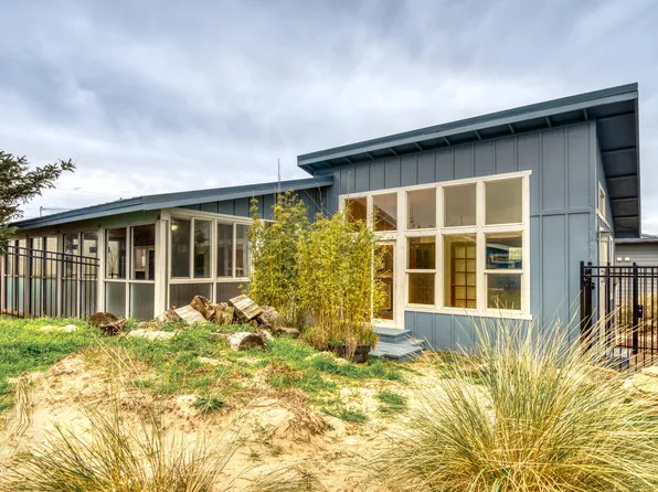 114 NW Sunset Way, Waldport, OR 97394