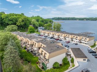 153 Bay Village Dr, Rochester, NY 14609