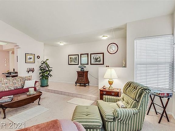 3rd image of 108 Escada Ln