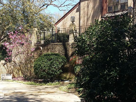 3rd image of 6011 Covey Ln