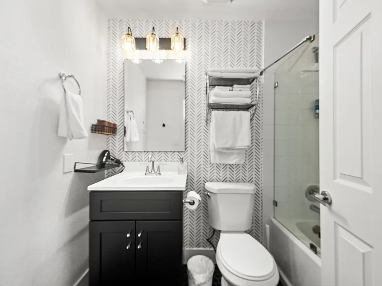 1110 E Polk St #2 — Photo 15