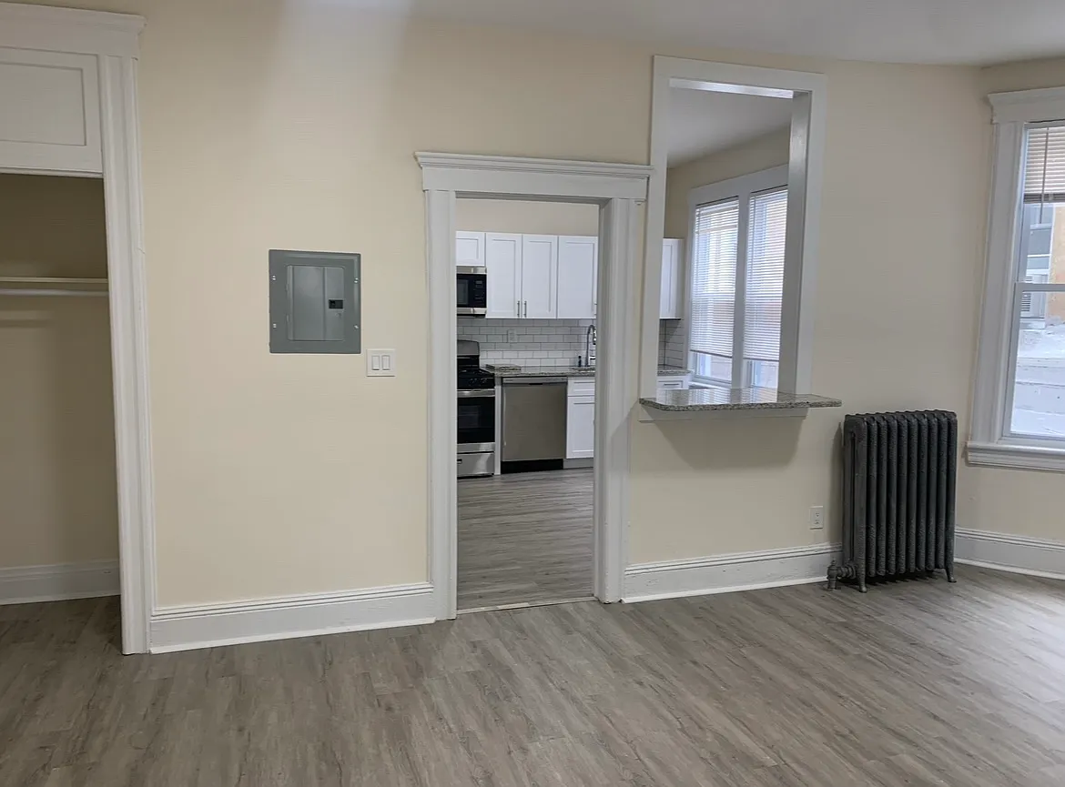 2 bed, 850 sqft, $2,650 — Photo 2