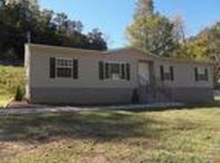 1734 Sugar Creek Dr, Charleston, WV 25387