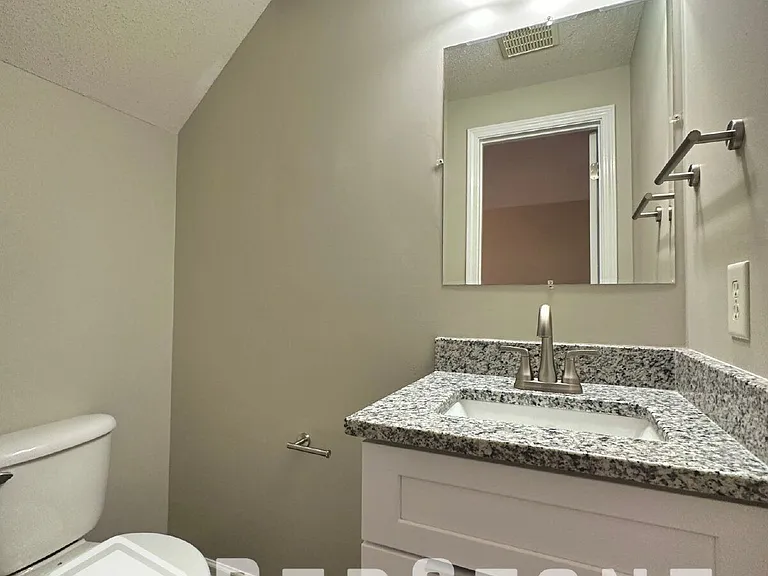 111 Bullis St #B — Photo 13