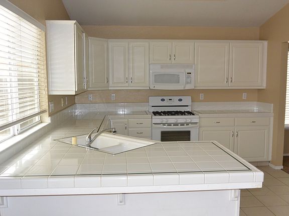 3rd image of 5332 W La Vida Ct