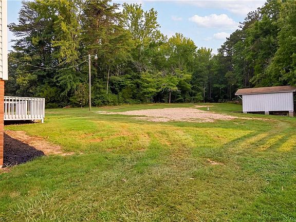 3rd image of 701 Cedar Branch Rd