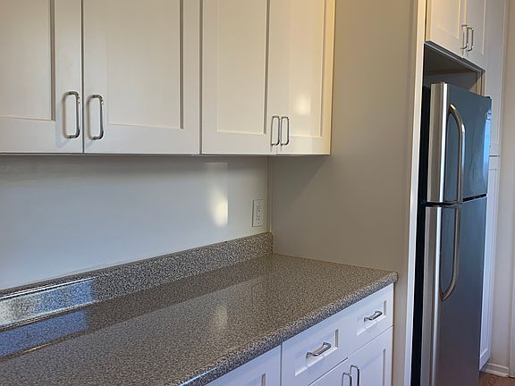 5th image of 10781-83 Galvin St