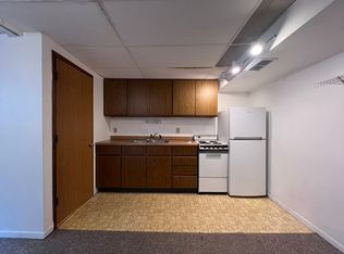 1019 S Farwell St #B6, Eau Claire, WI 54701