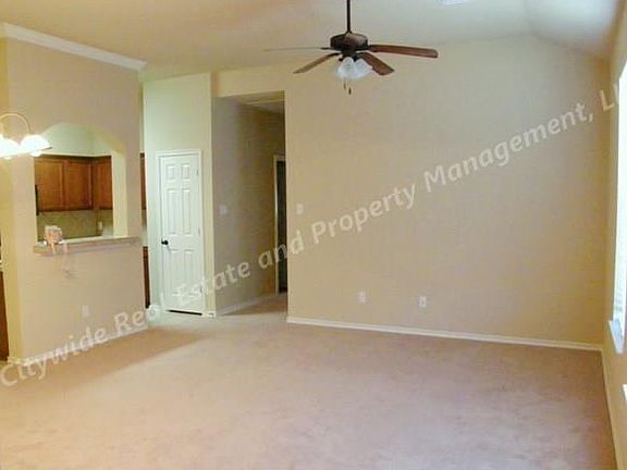 4th image of 347 Schirra Ct