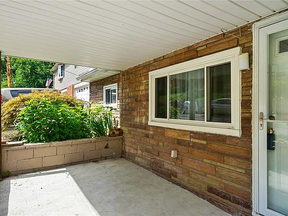 3rd image of 168 Oakdale Ave