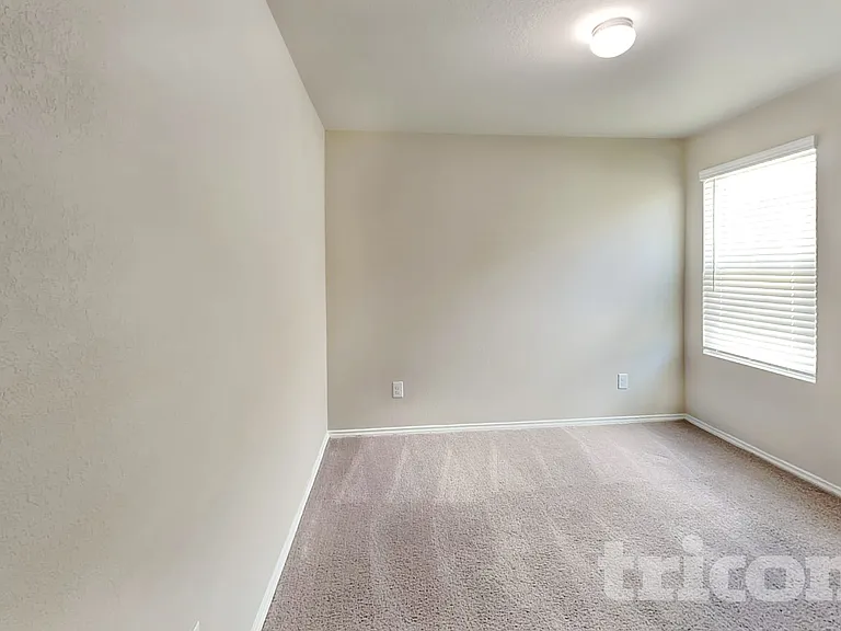 1876 Heather Glen Dr — Photo 11