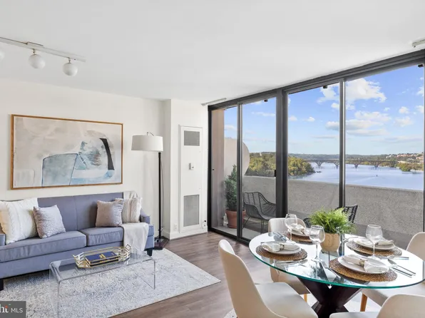 700 New Hampshire Ave NW APT 807, Washington, DC 20037