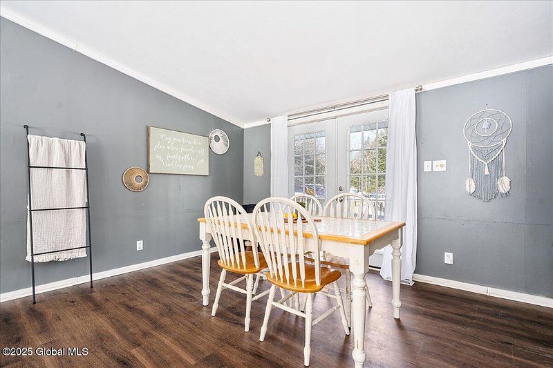 3rd image of 4 Cedar Street