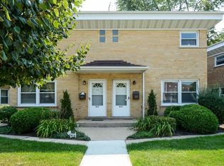 415 S Elmhurst Rd, Mount Prospect, IL 60056