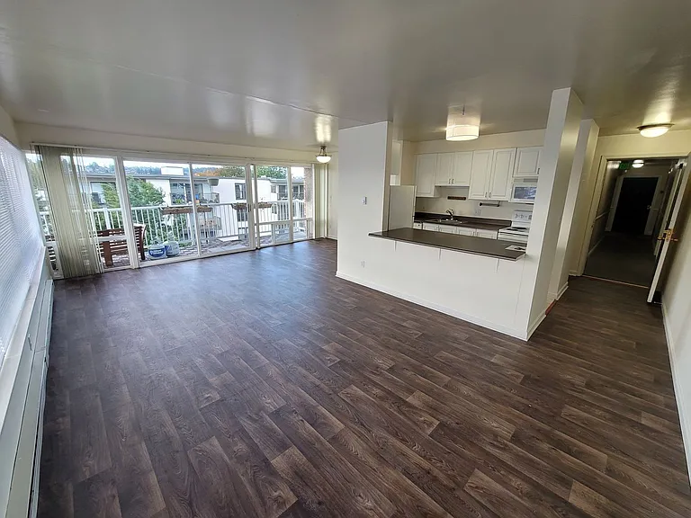 Russell/Central Park in the Heart of Ballard — Photo 88