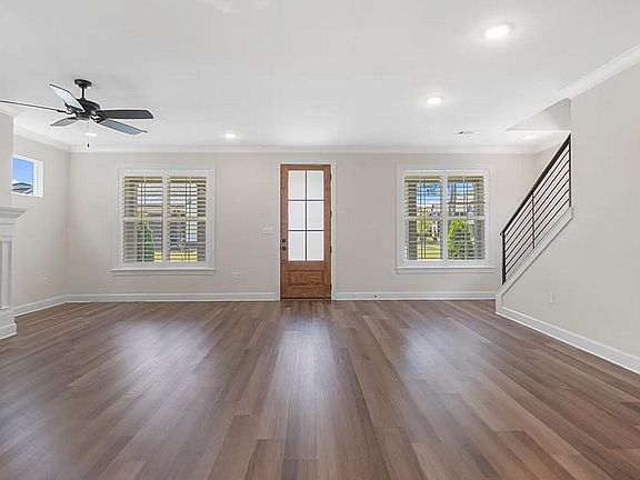 3rd image of 324 Gardens Ln