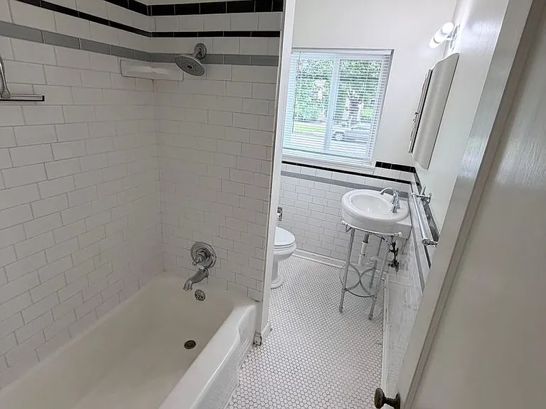 2041 NE Clackamas St #3 — Photo 10