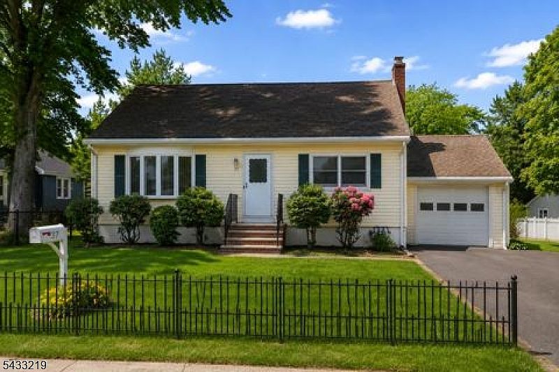 1st image of 37 Linden Rd