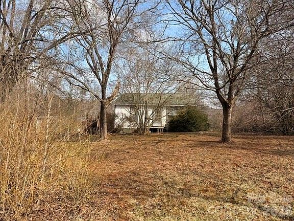 2nd image of 1081 Ashworth Rd