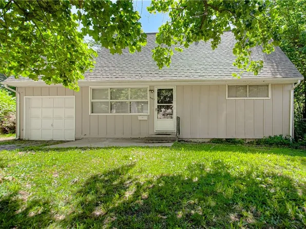 8603 Corrington Ave, Kansas City, MO 64138