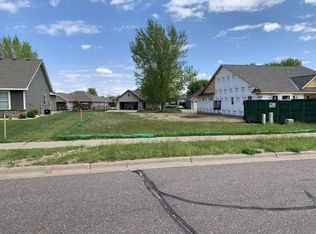 2242 8th Ln SE, Cambridge, MN 55008