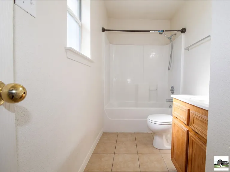 2915 Sunflower Trl #B — Photo 9