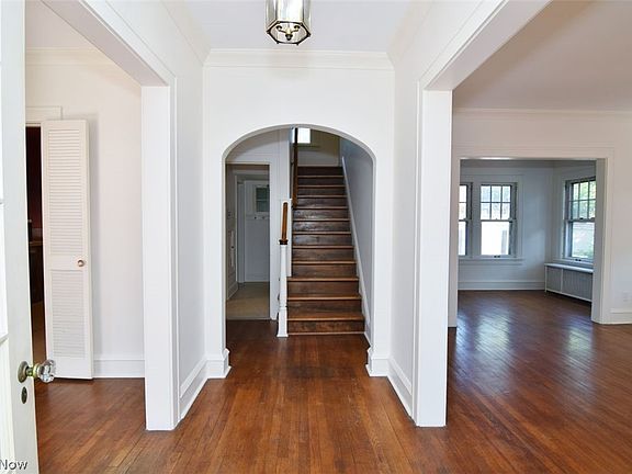 3rd image of 3292 Braemar Rd