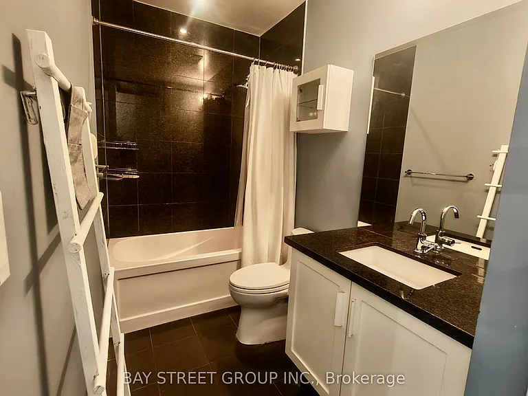 29 Queens Quay E #727 — Photo 9
