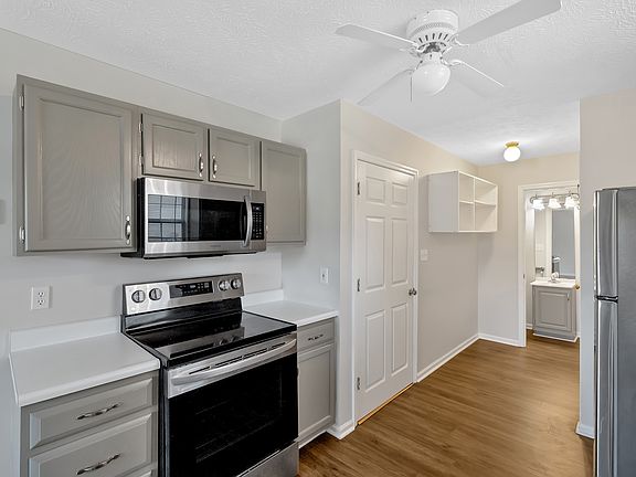5th image of 715 Panther Creek Ct